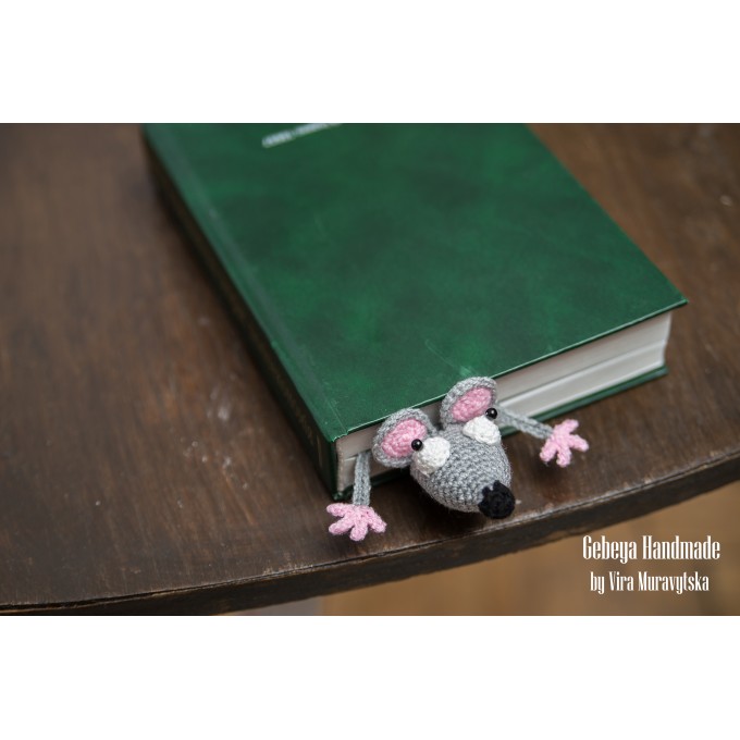 Creative Rat bookmark - crochet teacher gift, stocking stuffer bookmark white, gray & brown Mouse